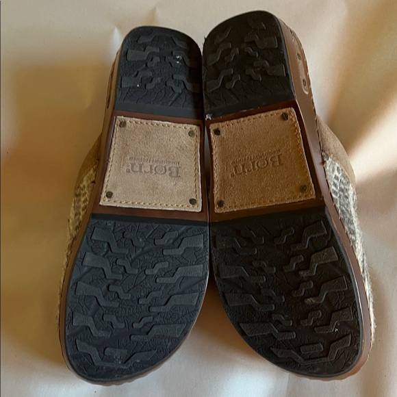 Born blanket mule clogs. Size 8 - Picture 6 of 9